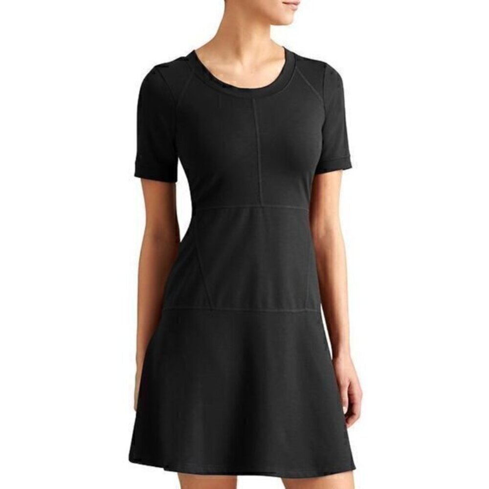 Athleta En Route Dress in Black Size S